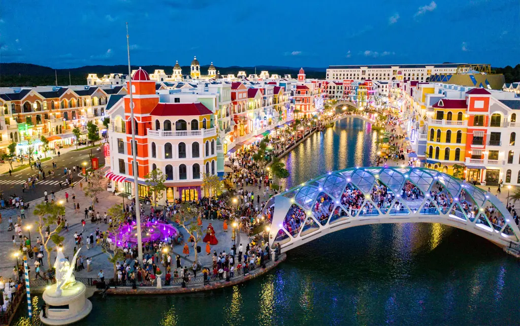 Vinholidays Fiesta Phú Quốc gần Grandworld Phú Quốc